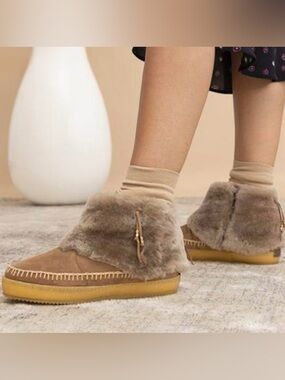 LAIDBACK LONDON Leblon Crochet Crepe Camel Suede Boots